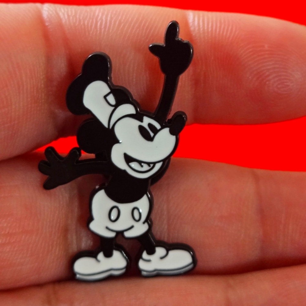 🍒🍒 Vintage Style Black and White Cartoon Mickey Mouse Pin